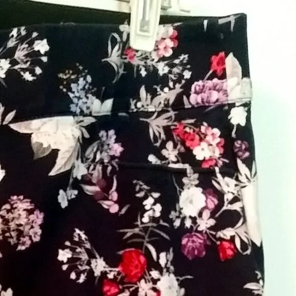 👖🌸💐LANE BRYANT Allie Ruffle Hem Floral Ankle Pants | Size 14 - Picture 8 of 10